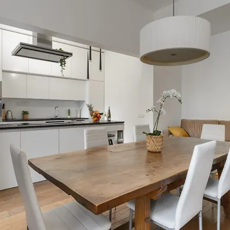 Luxury Three-room Apartamento Praga