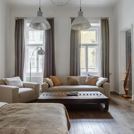 Luxury Three-room Apartamento Praga